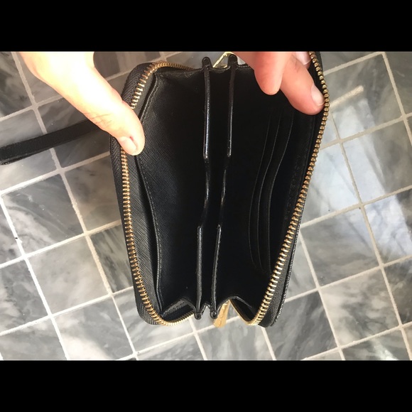 Michael Khors bag with small wallet - RELIST! - Picture 4 of 6
